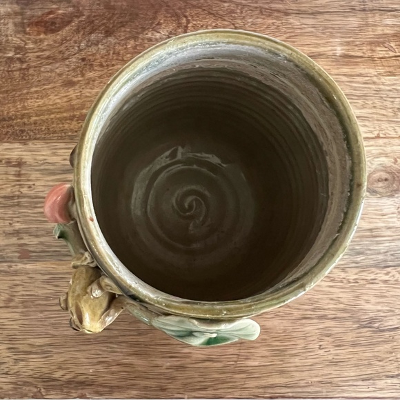 Unique Pottery Vase With Raised Lily Pad and Frog - Picture 6 of 7